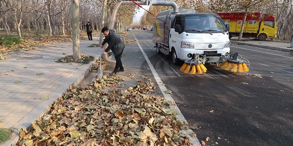 純電動樹葉收集車，樹葉收集車，落葉收集車，吸葉機