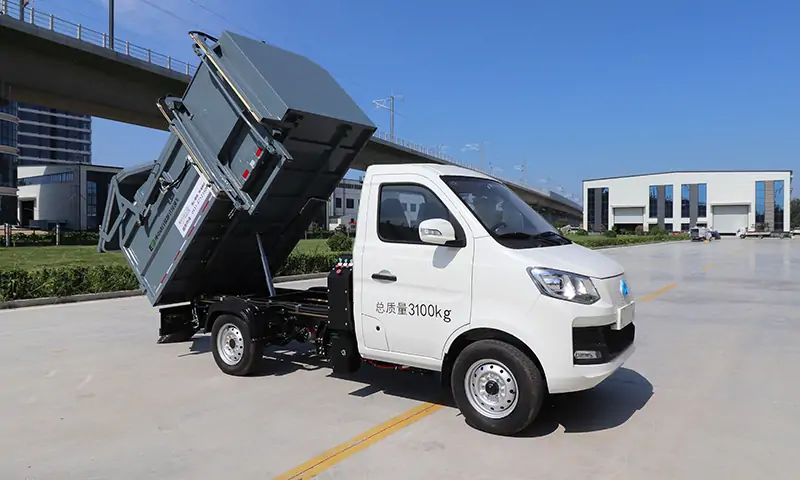 新能源側裝式垃圾車——讓城市清潔更高效更綠色